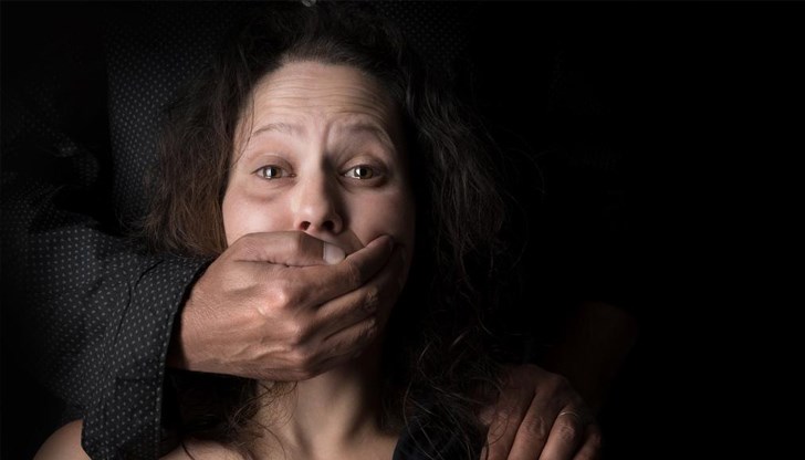 Жена е открита в дома на единия си похитител Жена е открита в дома на единия си похитител