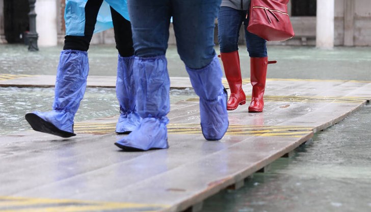 Метеоролозите прогнозират, че интензивността на валежите ще намалее в следващите часове Метеоролозите прогнозират, че интензивността на валежите ще намалее в следващите часове