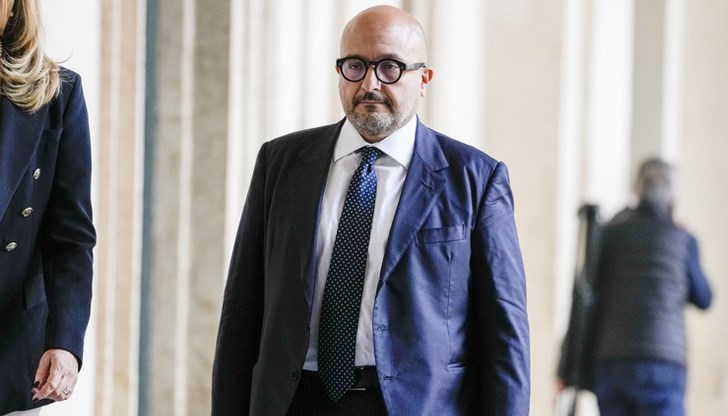 Дженаро Санджулиано запазва поста си, след като Джорджа Мелони не я прие Дженаро Санджулиано запазва поста си, след като Джорджа Мелони не я прие