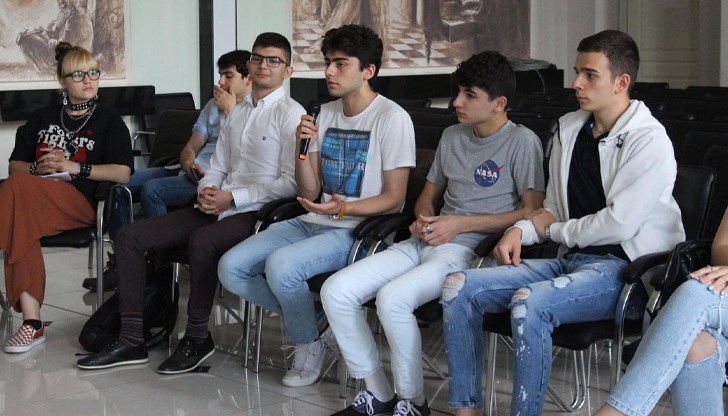 Младежките съвети и парламенти ще обсъждат развитието на организациите Младежките съвети и парламенти ще обсъждат развитието на организациите