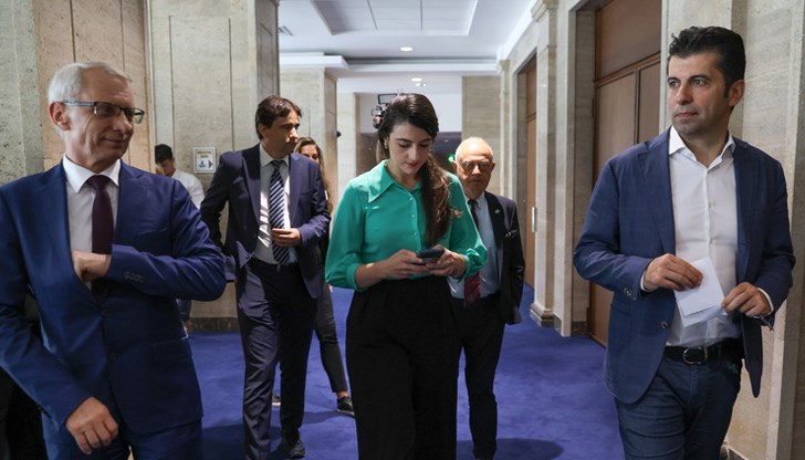 Коалицията обвинява прокуратурата в абдикиране от задълженията ѝ Коалицията обвинява прокуратурата в абдикиране от задълженията ѝ