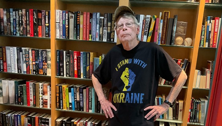 Световно известният писател на ужаси реагира неразбиращо на новината Световно известният писател на ужаси реагира неразбиращо на новината