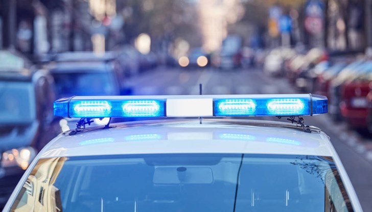 Патрулките ще се движат с включена светлинна сигнализация Патрулките ще се движат с включена светлинна сигнализация