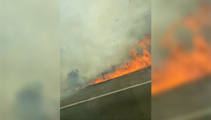 Дим ограничава видимостта на аутобана Дим ограничава видимостта на аутобана