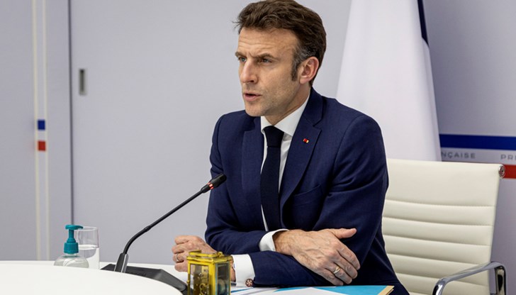 Френският президент планира да се срещне и с бившия премиер социалист Бернар Казньов Френският президент планира да се срещне и с бившия премиер социалист Бернар Казньов