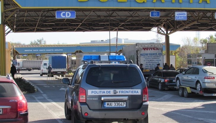 Летен наплив на румънски туристи създава опашки на българо-гръцката граница Летен наплив на румънски туристи създава опашки на българо-гръцката граница