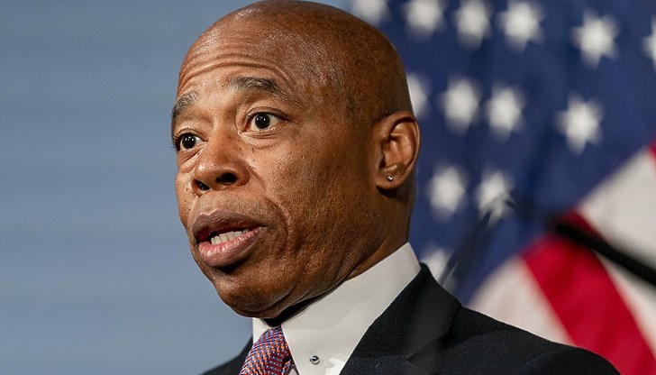 Обиски в домовете на високопоставени служители разкриват мащаба на разследването Обиски в домовете на високопоставени служители разкриват мащаба на разследването