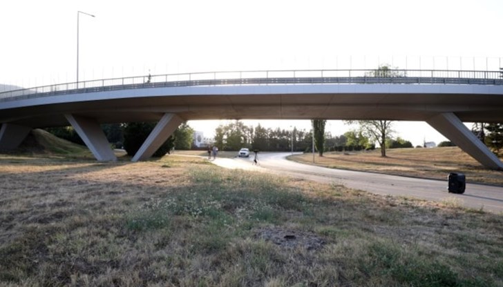 Пускат захода през моста на булевард „България“ за Околовръстното шосе Пускат захода през моста на булевард „България“ за Околовръстното шосе