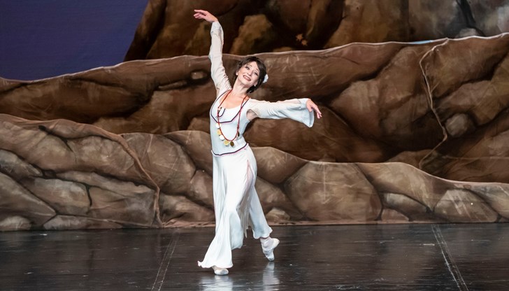 Станислава Караджова - Пенчева получава поздрави от колеги и почитатели Станислава Караджова - Пенчева получава поздрави от колеги и почитатели