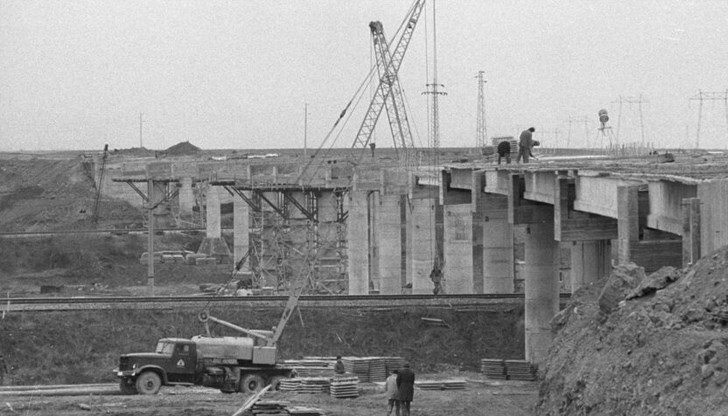 Първата копка е направена от Тодор Живков през 1974 година Първата копка е направена от Тодор Живков през 1974 година