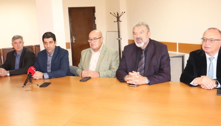 Инвестират 5 милиона лева в нов водопровод за Сливо поле и Борисово Инвестират 5 милиона лева в нов водопровод за Сливо поле и Борисово