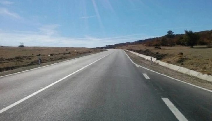 Приключи подмяната на осветителните съоръжения на възлово кръстовище по главния път Приключи подмяната на осветителните съоръжения на възлово кръстовище по главния път