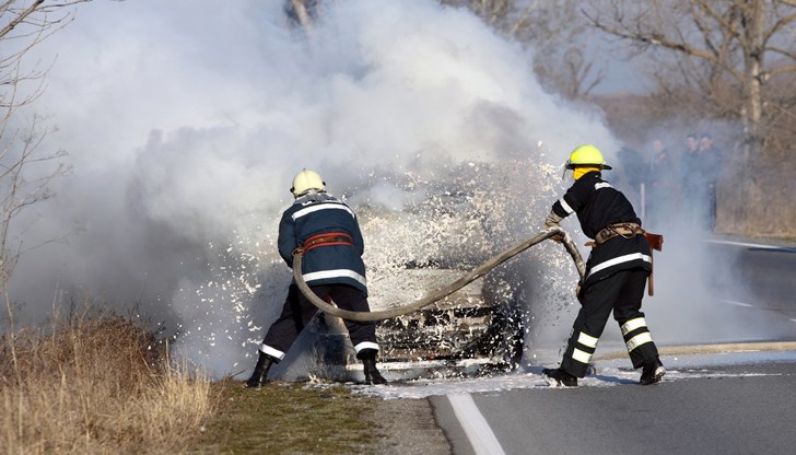 Автомобил с шуменска регистрация се преобърна и запали в района на община Мудурну Автомобил с шуменска регистрация се преобърна и запали в района на община Мудурну