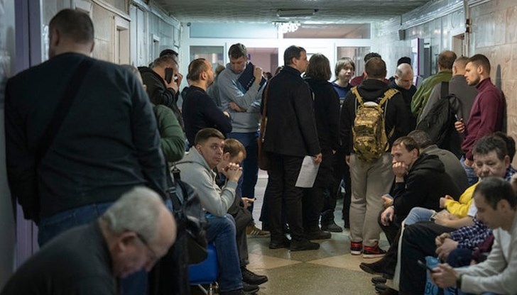 Военното положение се удължава с още три месеца Военното положение се удължава с още три месеца