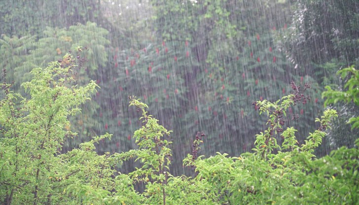 През страната ще премине студен атмосферен фронт През страната ще премине студен атмосферен фронт