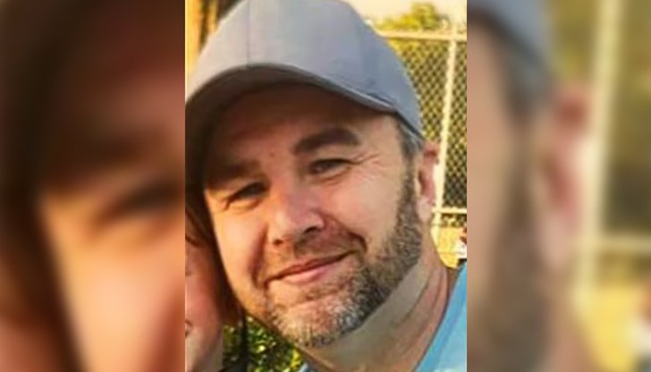 Властите издирват Никълъс Уейн Хамлет, който е въоръжен и опасен Властите издирват Никълъс Уейн Хамлет, който е въоръжен и опасен