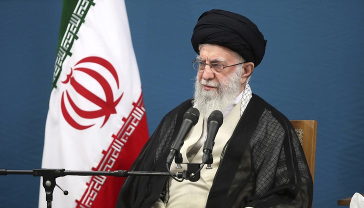 Аятолах Али Хаменей призовава за оттегляне на западните сили от региона Аятолах Али Хаменей призовава за оттегляне на западните сили от региона