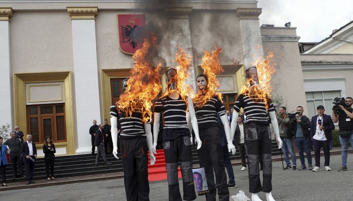 Напрежението в Албания нараства преди преговорите за членство в ЕС Напрежението в Албания нараства преди преговорите за членство в ЕС