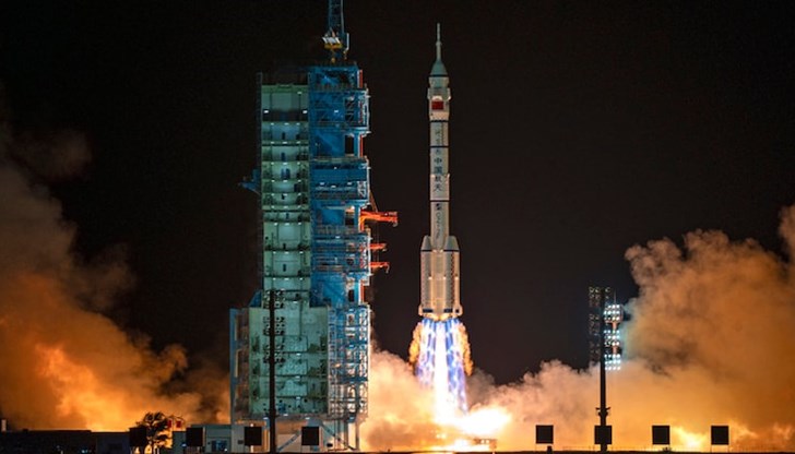 Трета китайка в историята полетя към космоса Трета китайка в историята полетя към космоса