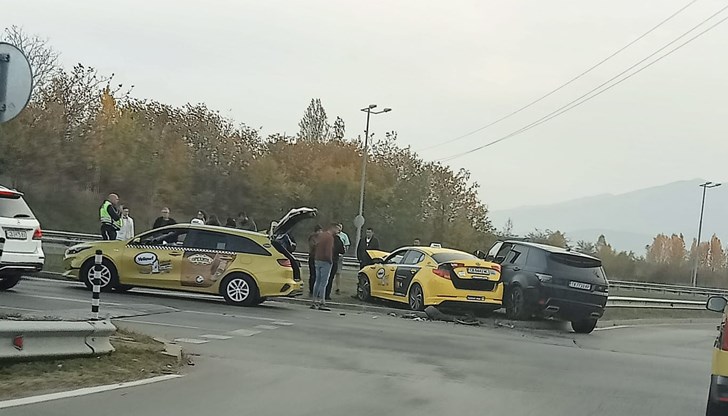 В столицата са регистрирани три тежки и 37 леки пътнотранспортни произшествия В столицата са регистрирани три тежки и 37 леки пътнотранспортни произшествия