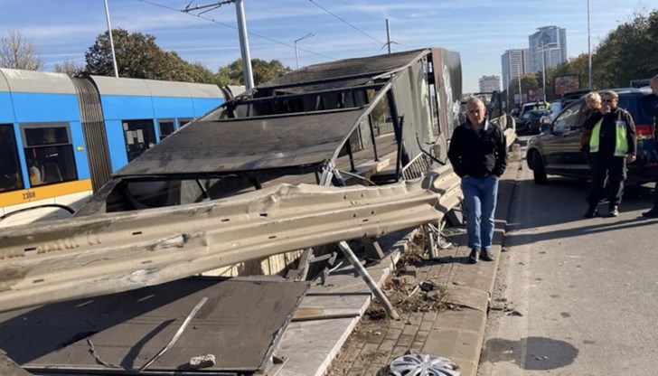 Комбинация от нарушения довела до зрелищната катастрофа Комбинация от нарушения довела до зрелищната катастрофа