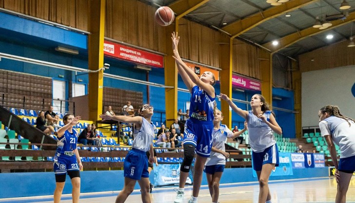 Три дни, три града, четири възрастови групи - русенският баскетбол в действие Три дни, три града, четири възрастови групи - русенският баскетбол в действие