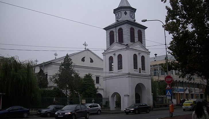 Между 100 и 200 български туристи месечно посещават църквата "Свети Георги" в северната ни съседка Между 100 и 200 български туристи месечно посещават църквата "Свети Георги" в северната ни съседка