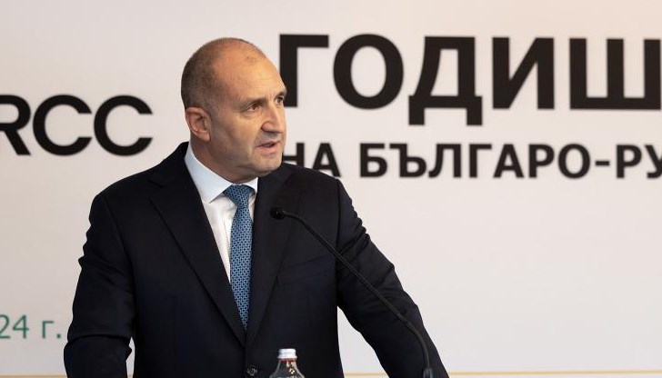 Парадоксално е, че страната ни е в политическа криза, а се отчита икономически ръст Парадоксално е, че страната ни е в политическа криза, а се отчита икономически ръст