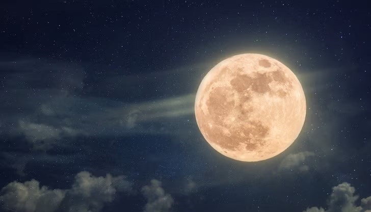 След броени дни ще бъде наблюдавана най-голямата и най-ярка луна за годината След броени дни ще бъде наблюдавана най-голямата и най-ярка луна за годината