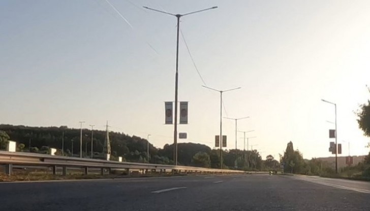 Водачите се призовават към повишено внимание в зоната на ремонта Водачите се призовават към повишено внимание в зоната на ремонта