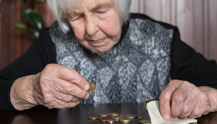 Причината е, че от началото на следващата година пенсията им ще остане под минималната заплата Причината е, че от началото на следващата година пенсията им ще остане под минималната заплата