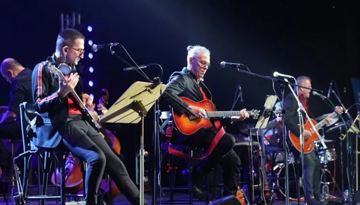 Хиляди почитатели почетоха паметта на рок легендата с грандиозен концерт Хиляди почитатели почетоха паметта на рок легендата с грандиозен концерт