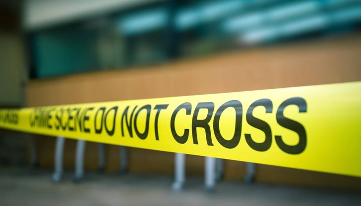 Момчето е на възраст под 15 години Момчето е на възраст под 15 години