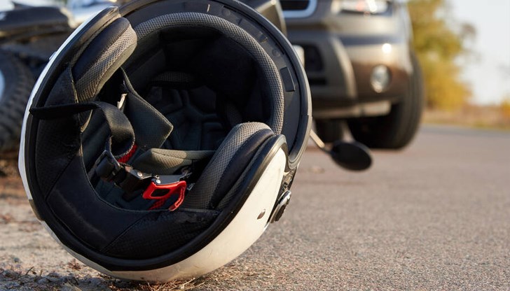 Мъжът е с фрактура на ръката Мъжът е с фрактура на ръката