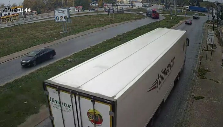 Ремонт на дезинфекционно съоръжение затруднява движението на граничния пункт край Русе Ремонт на дезинфекционно съоръжение затруднява движението на граничния пункт край Русе