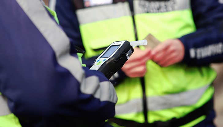 Мъж шофира пиян до полицията в Бойчиновци, за да дава показания Мъж шофира пиян до полицията в Бойчиновци, за да дава показания