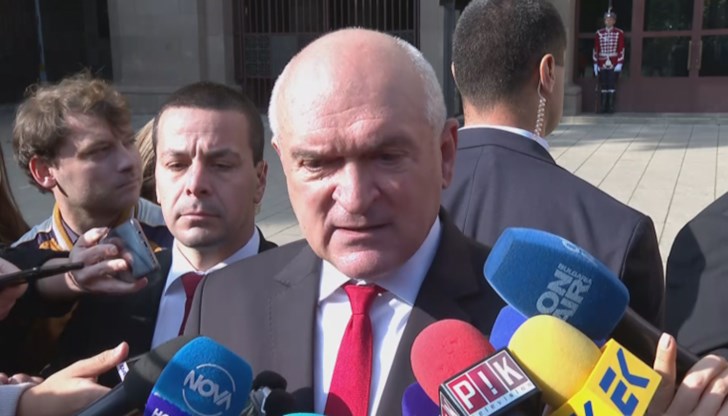 Ако вижда нередност, президентът може да сезира Конституционния съд Ако вижда нередност, президентът може да сезира Конституционния съд