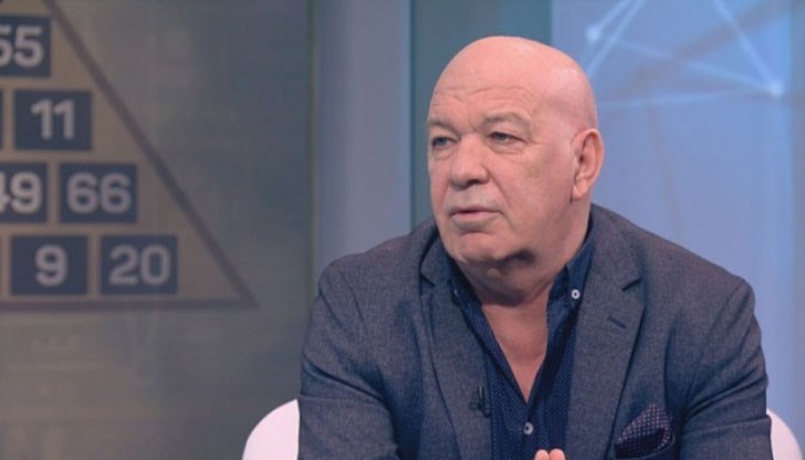 Политически анализатор коментира, че Борисов няма да се откаже от сътрудничеството с Пеевски Политически анализатор коментира, че Борисов няма да се откаже от сътрудничеството с Пеевски