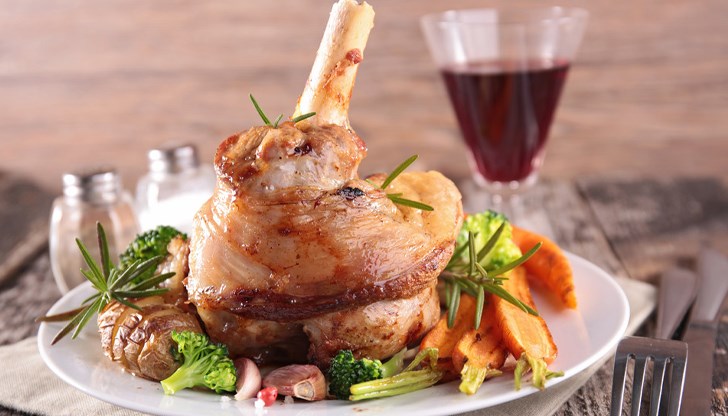 Празничната трапеза може да ви донесе неприятни изненади