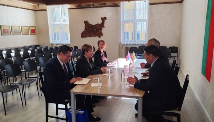 Бъдещето на Паметника на Съветската армия обсъдиха "Възраждане" и руски дипломати Бъдещето на Паметника на Съветската армия обсъдиха "Възраждане" и руски дипломати