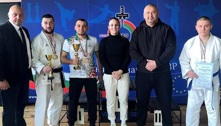 Полицаи станаха шампиони по лична защита