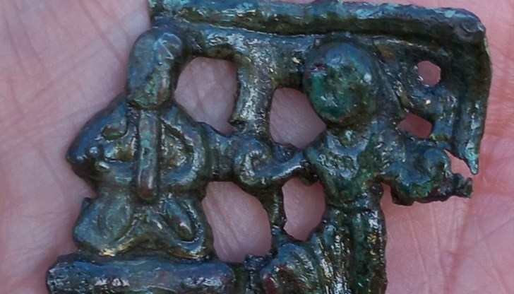 Апликацията показва сцена от Рождество Христово в западноевропейски стил Апликацията показва сцена от Рождество Христово в западноевропейски стил