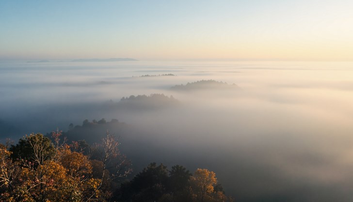 Очаква се разсейване на мъглите и затопляне след обяд Очаква се разсейване на мъглите и затопляне след обяд
