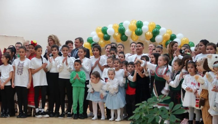 Вицепрезидентът беше гост на 125-годишнината на читалището във врачанското село Гложене