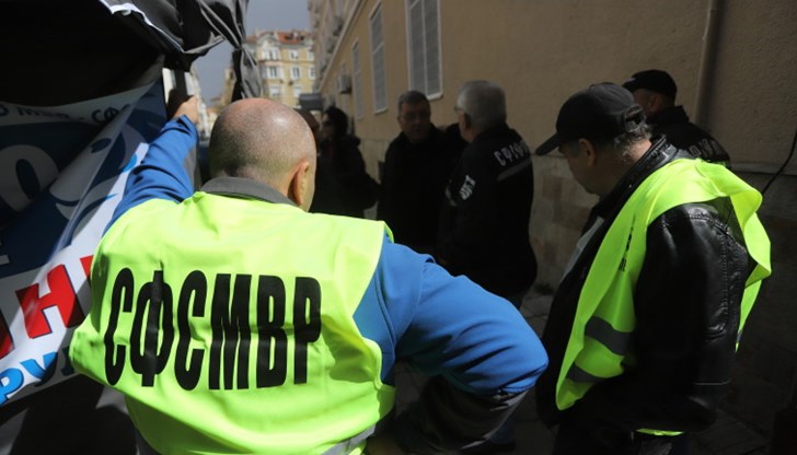 Затворническите служители подкрепят исканията на полицаите Затворническите служители подкрепят исканията на полицаите