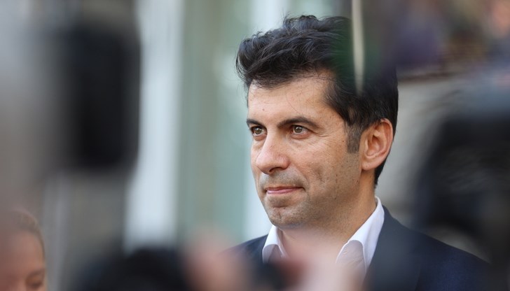 Връзката между ГЕРБ и Пеевски блокира работата на парламента Връзката между ГЕРБ и Пеевски блокира работата на парламента