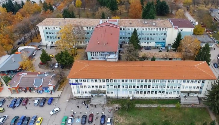 Пострадалият е настанен за лечение в МБАЛ - Търговище с множество фрактури Пострадалият е настанен за лечение в МБАЛ - Търговище с множество фрактури