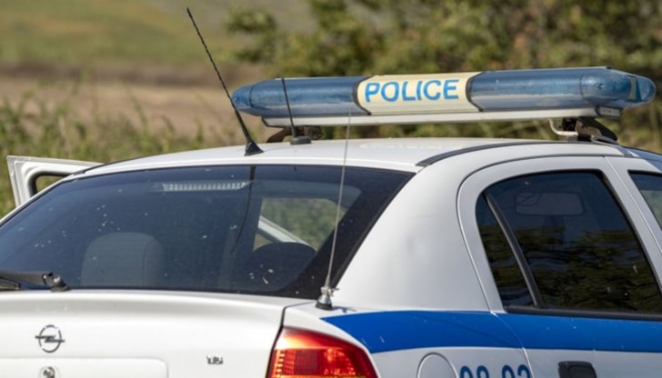 Автобус и два автомобила се удариха преди разклона за село Сандрово Автобус и два автомобила се удариха преди разклона за село Сандрово