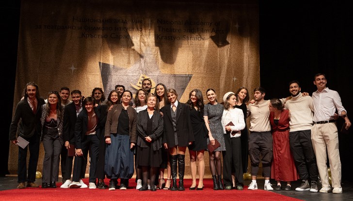 Випуск 2024 получи напътствия от именити творци Випуск 2024 получи напътствия от именити творци