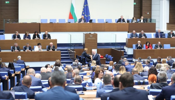 Рекордно дълго първо заседание на Народното събрание Рекордно дълго първо заседание на Народното събрание